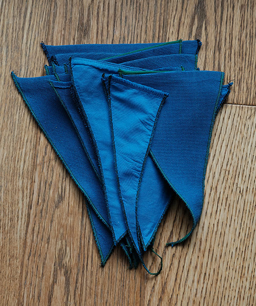 mittelblaue Fähnchen